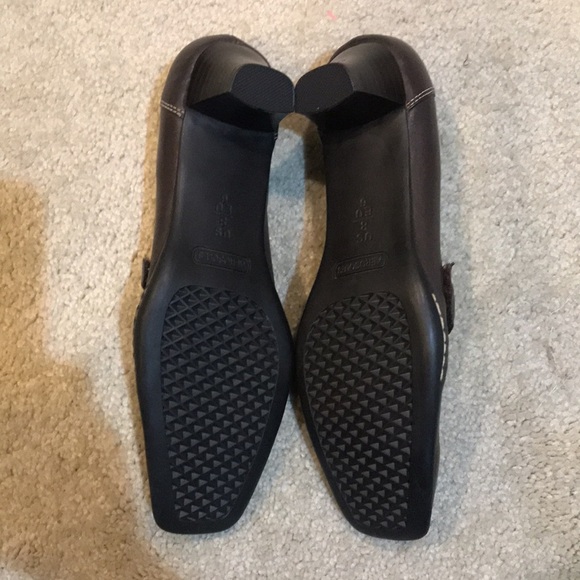 Aerosoles Relatch Velcro Closure Leather Upper Mary Jane 2 inch Heel Shoes-Sz 8 - Picture 6 of 10